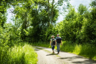Paar bei einer Wanderung