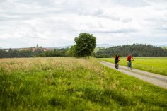Paar bei einer Fahrradtour